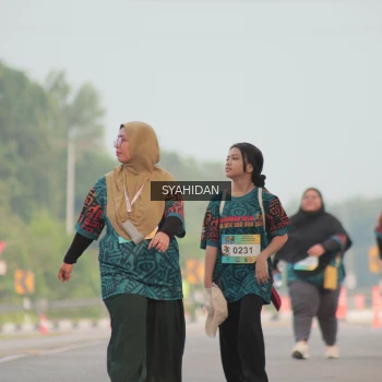 Runner Photo 3737475