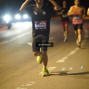 Runner Photo 3737619