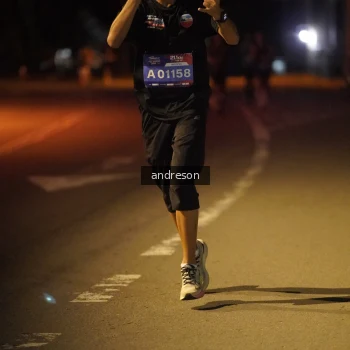 Runner Photo 3737704