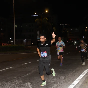 Runner Photo 3737721