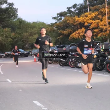 Runner Photo 3737792