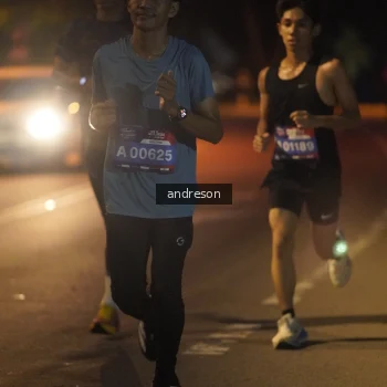 Runner Photo 3737864