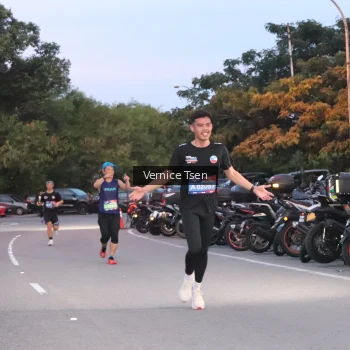 Runner Photo 3737944