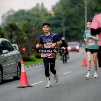 Runner Photo 3738675