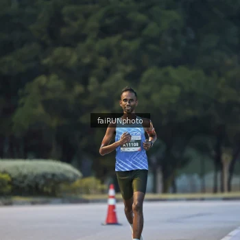 Runner Photo 3739373