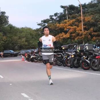 Runner Photo 3740042
