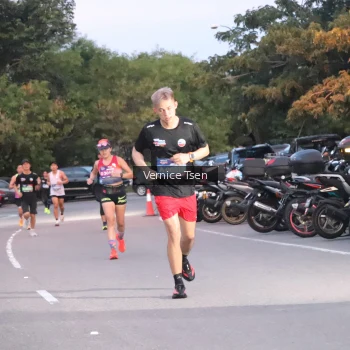 Runner Photo 3740635
