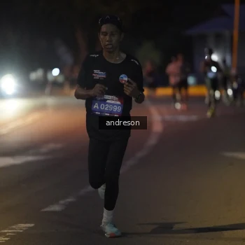 Runner Photo 3741053