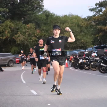Runner Photo 3741183