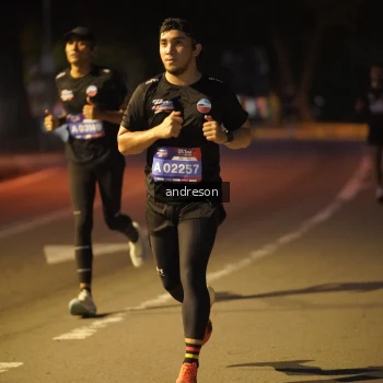 Runner Photo 3741214