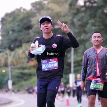 Runner Photo 3741665