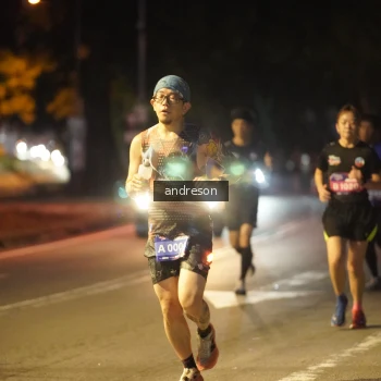 Runner Photo 3741746