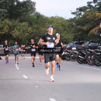 Runner Photo 3741933