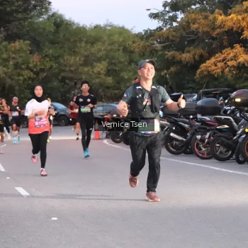 Runner Photo 3742572