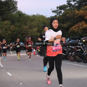 Runner Photo 3742584