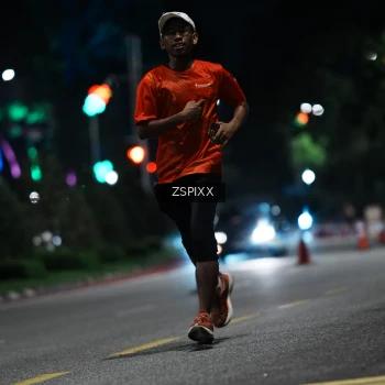 Runner Photo 3742590
