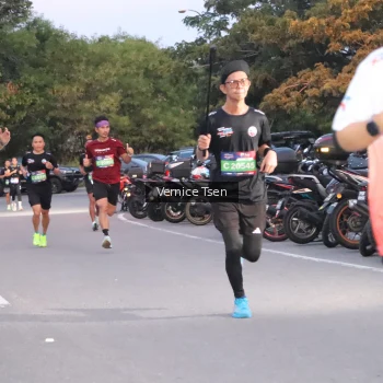 Runner Photo 3742716