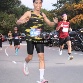 Runner Photo 3742800
