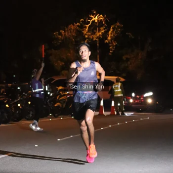 Runner Photo 3743135