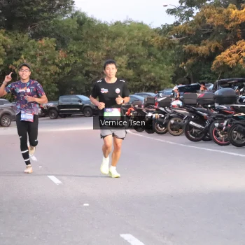 Runner Photo 3743210