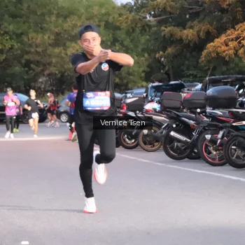 Runner Photo 3743378
