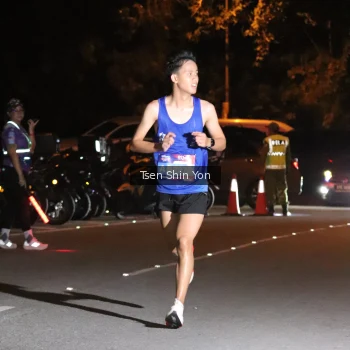 Runner Photo 3743533
