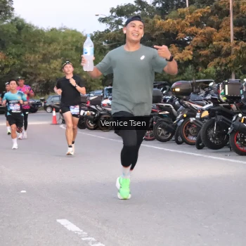 Runner Photo 3743550