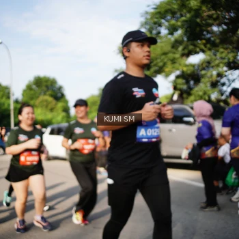 Runner Photo 3743622