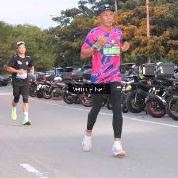 Runner Photo 3743912