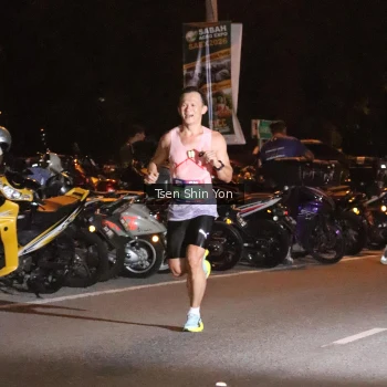Runner Photo 3743917