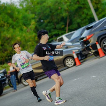 Runner Photo 3744377
