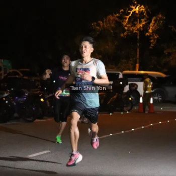 Runner Photo 3745624