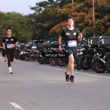 Runner Photo 3745765