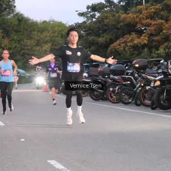 Runner Photo 3745779