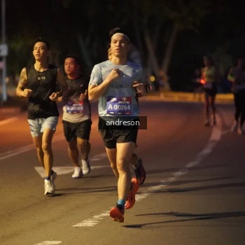 Runner Photo 3746003