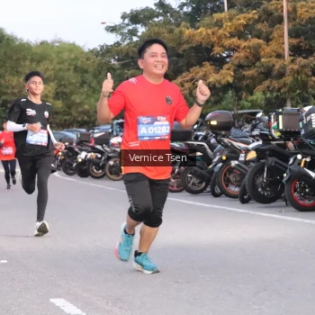 Runner Photo 3746273