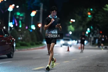 Runner Photo 3747119
