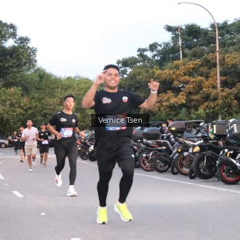 Runner Photo 3747911