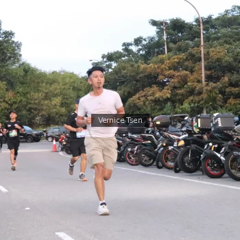 Runner Photo 3748016