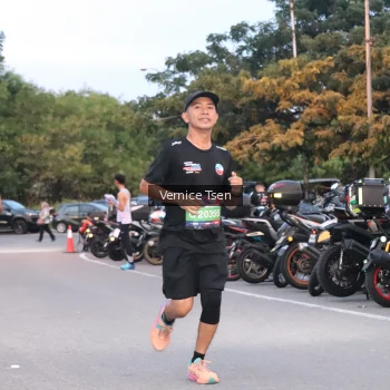 Runner Photo 3748162