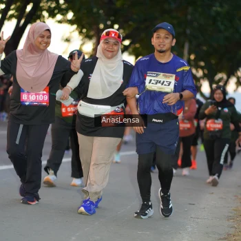 Runner Photo 3748216