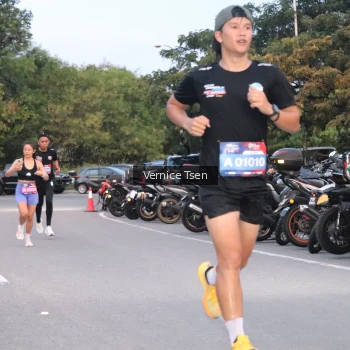 Runner Photo 3748572