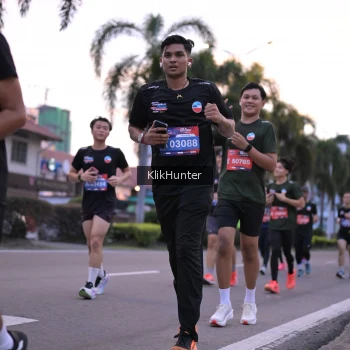 Runner Photo 3748715