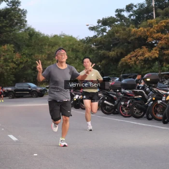 Runner Photo 3748773