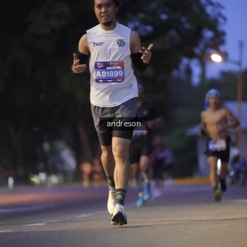 Runner Photo 3749023