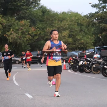 Runner Photo 3749155