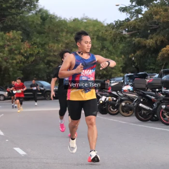 Runner Photo 3749174