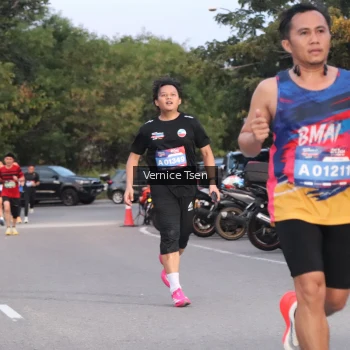 Runner Photo 3749272