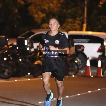 Runner Photo 3749366
