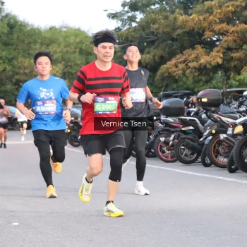Runner Photo 3749517